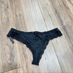 Victoria’s Secret black lacey thong